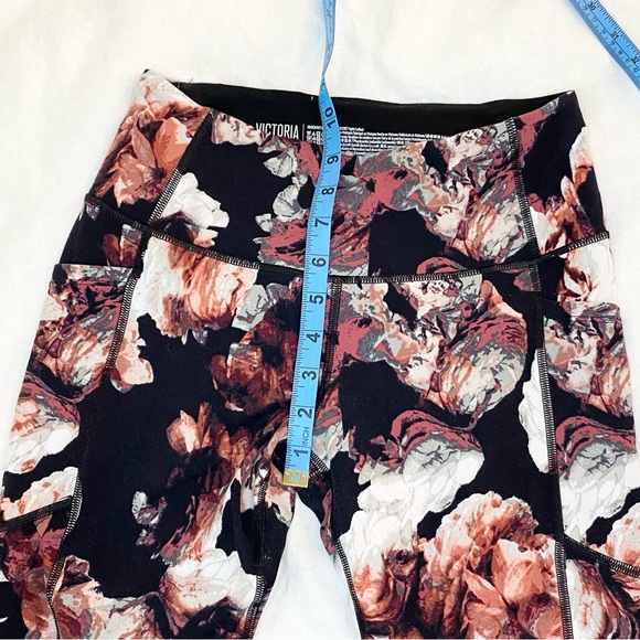 Victoria’s Secret Sport Black Rose Tease Floral Knockout Leggings Yoga Pants - Picture 5 of 13